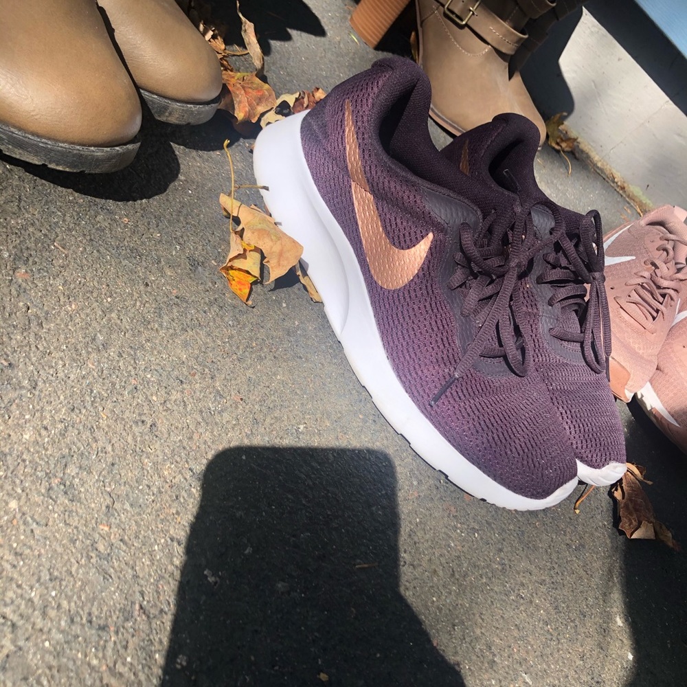 COPY - Purple/Rosegold Nike Tanjun